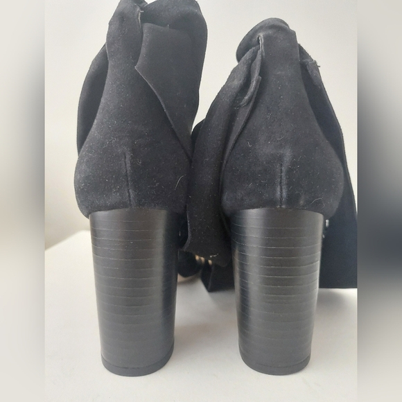 RAYE Black Heels with Ribbon Accents - Picture 4 of 9